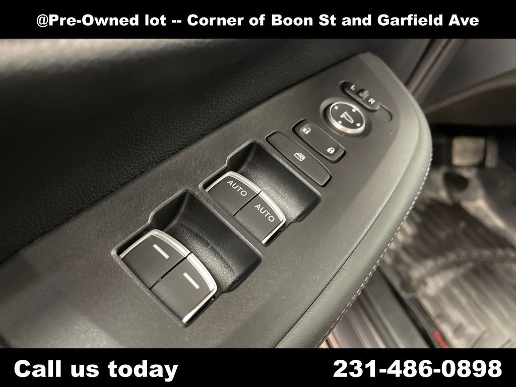 Used 2023  Honda EX-L image 15