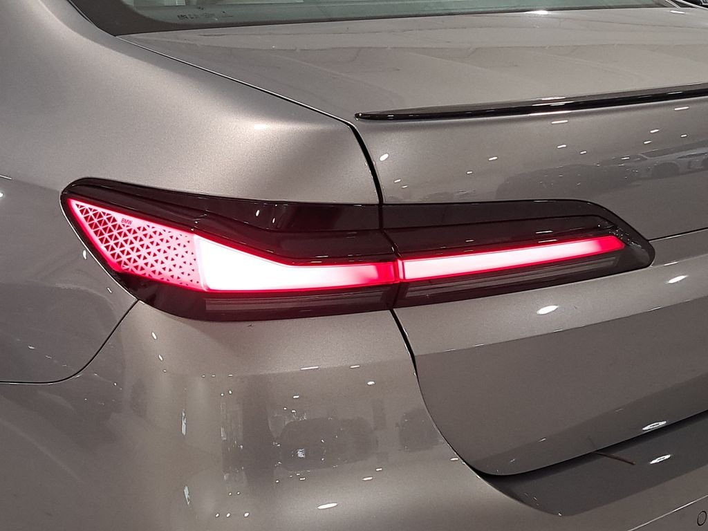 New 2026 Oxide Grey Metallic BMW 740i image 22