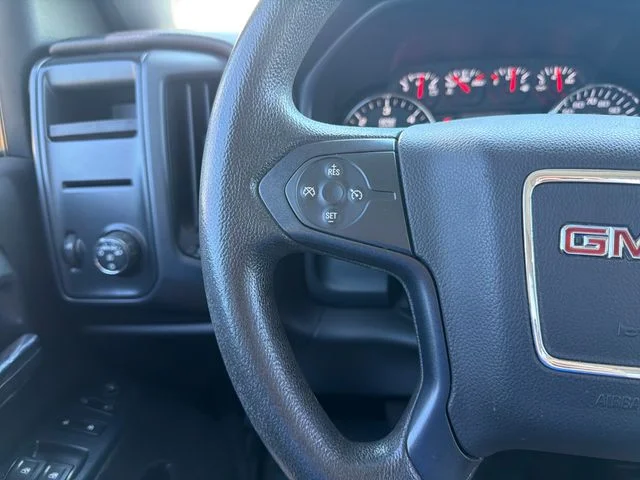 Used 2015 White GMC Base image 30