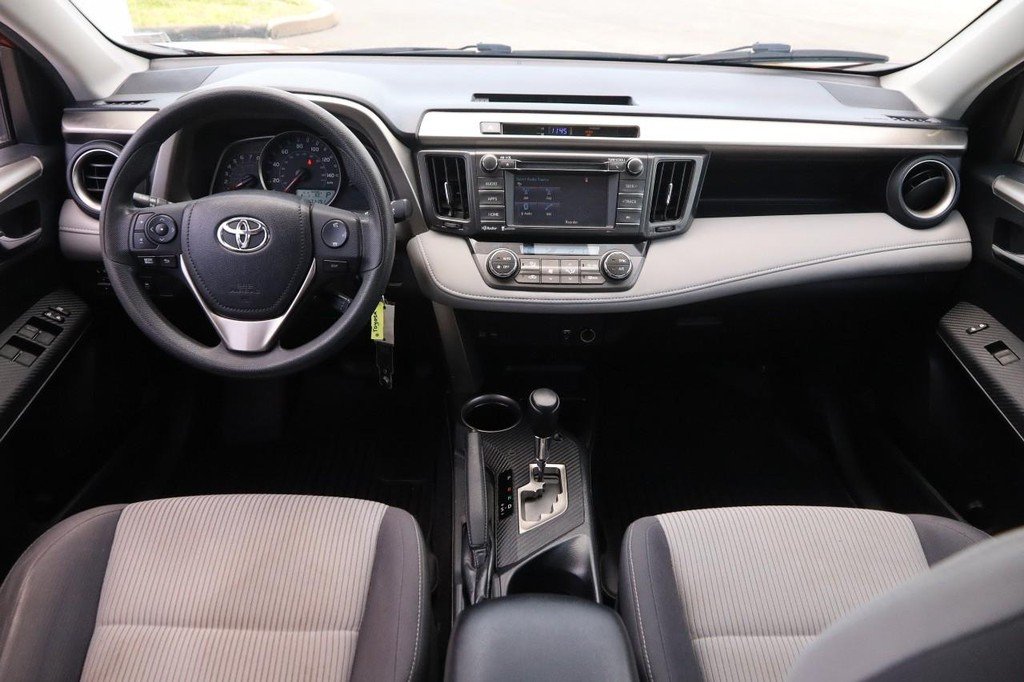 Used 2014 Barcelona Red Metallic Toyota FWD 4dr XLE (Natl) image 20
