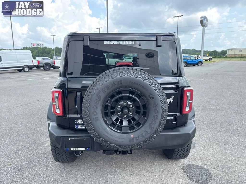 New 2026 Shadow Black Ford Outer Banks® image 6