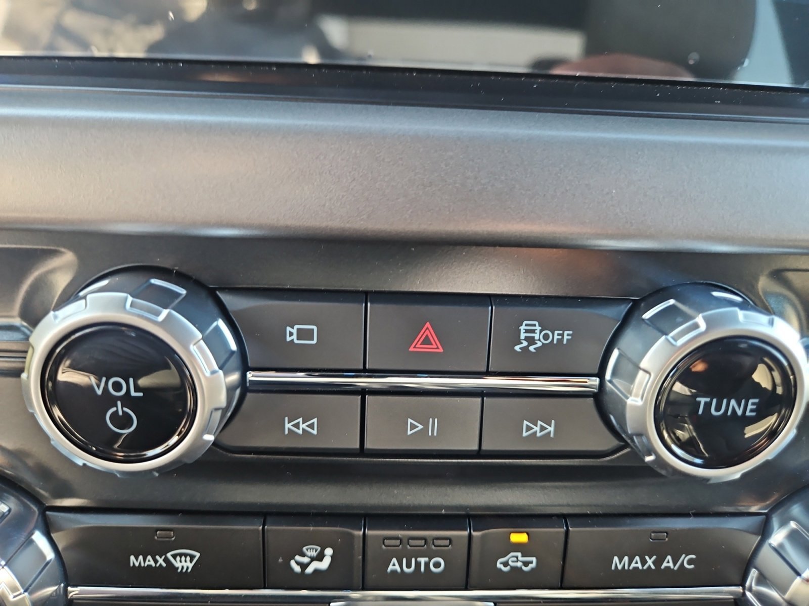 New 2026 Iconic Silver Metallic Ford XLT image 15