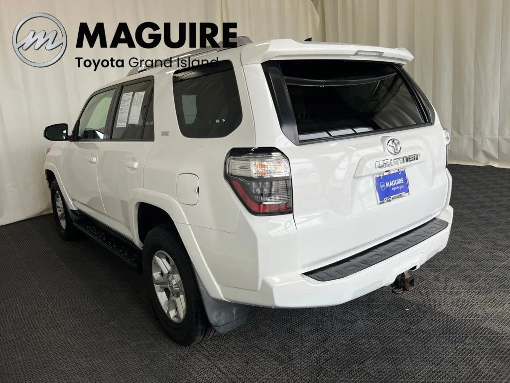 Used 2018 White Toyota SR5 Premium image 30