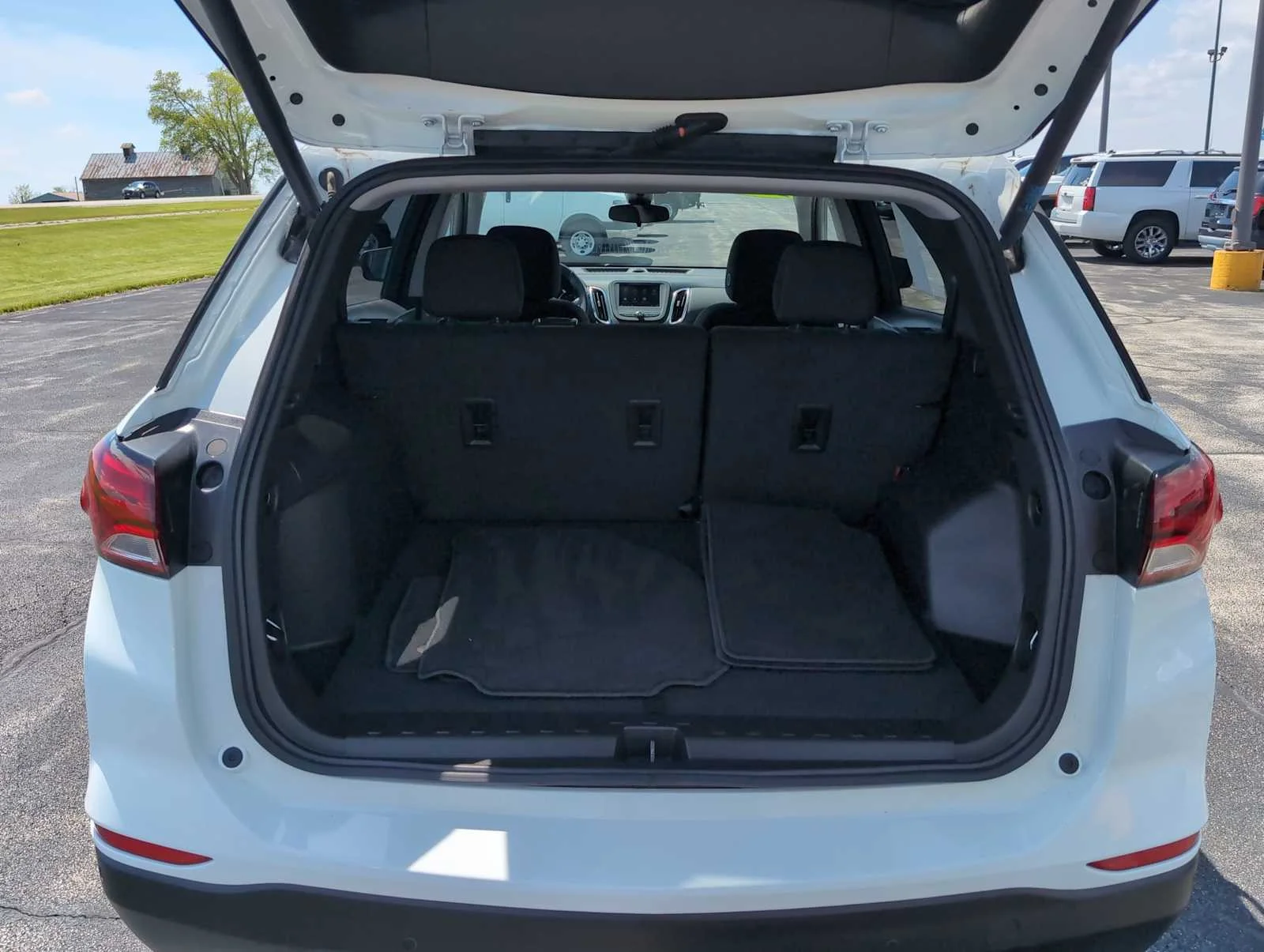Used 2024 Summit White Chevrolet LT image 24