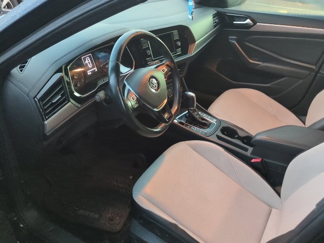 Used 2019 Deep Black Volkswagen R-Line image 6