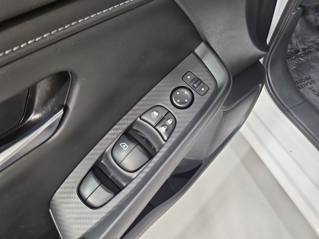 Used 2021 White Nissan S image 12