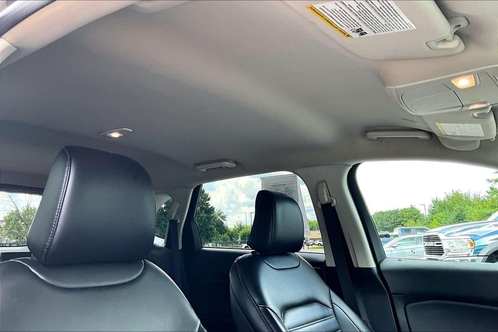 Used 2023 Gray Ford SEL image 23