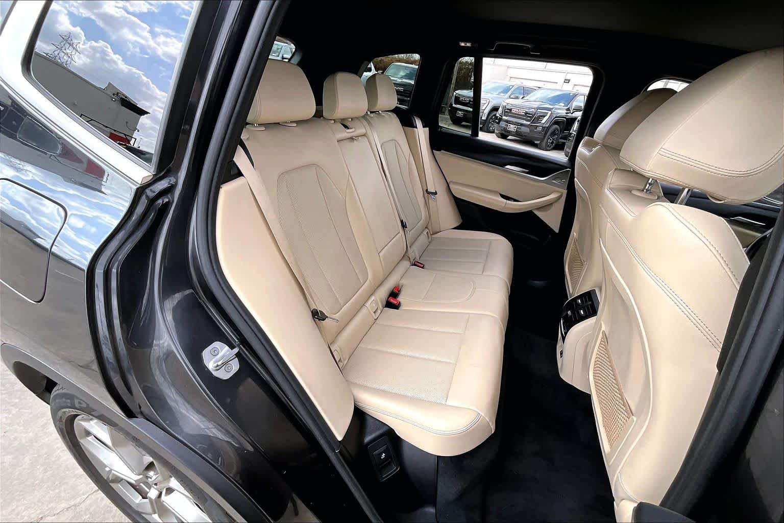 Used 2022 Jet Black BMW sDrive30i image 28