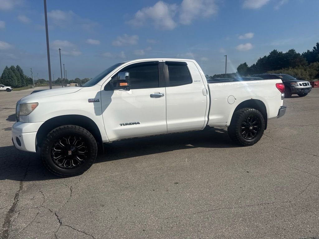Used 2008  Toyota Limited image 2