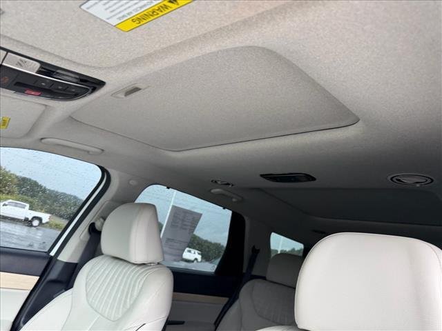 Used 2023 Hyper White Hyundai Limited image 14