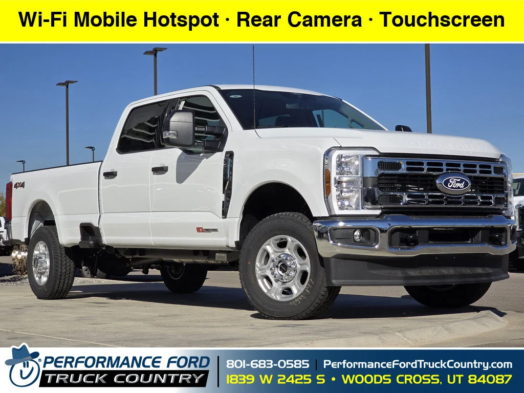 New 2027 Oxford White Ford XLT image 1