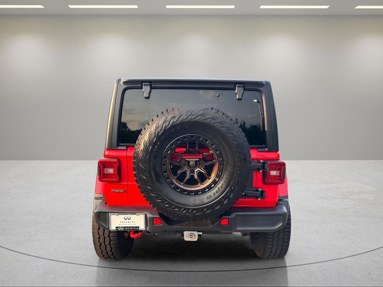 Used 2023 Firecracker Red Clearcoat Jeep Rubicon image 4