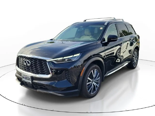 Used 2024 Black INFINITI Sensory image 2