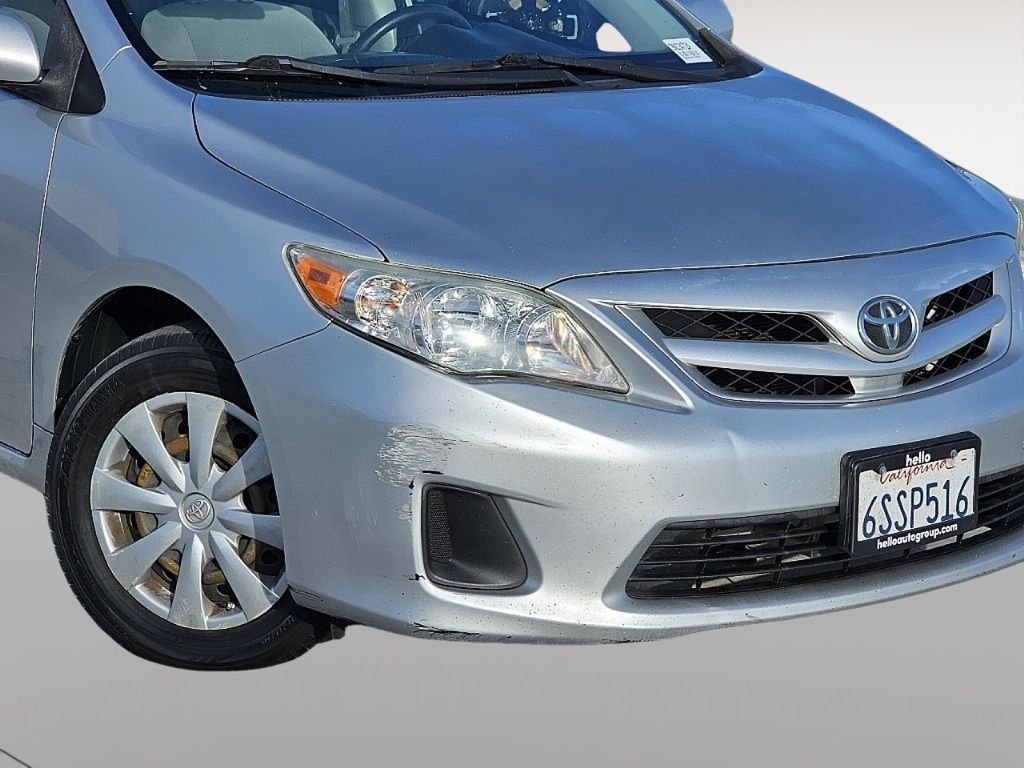 Used 2011 Classic Silver Metallic Toyota LE image 9