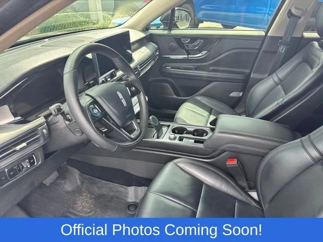Used 2025 Gray Lincoln Premiere image 3