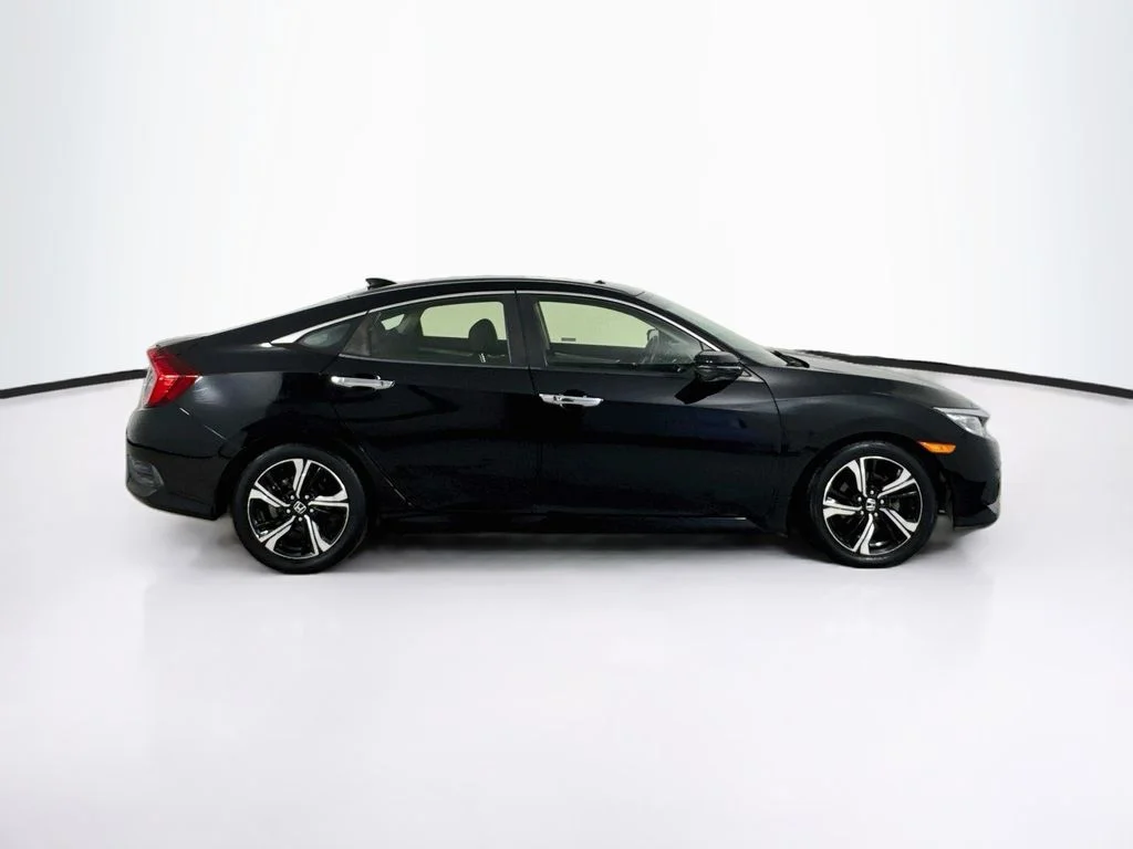 Used 2018 Black Honda Touring image 8