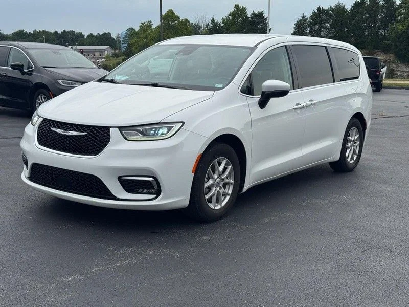 Used 2023 White Chrysler Touring L image 8