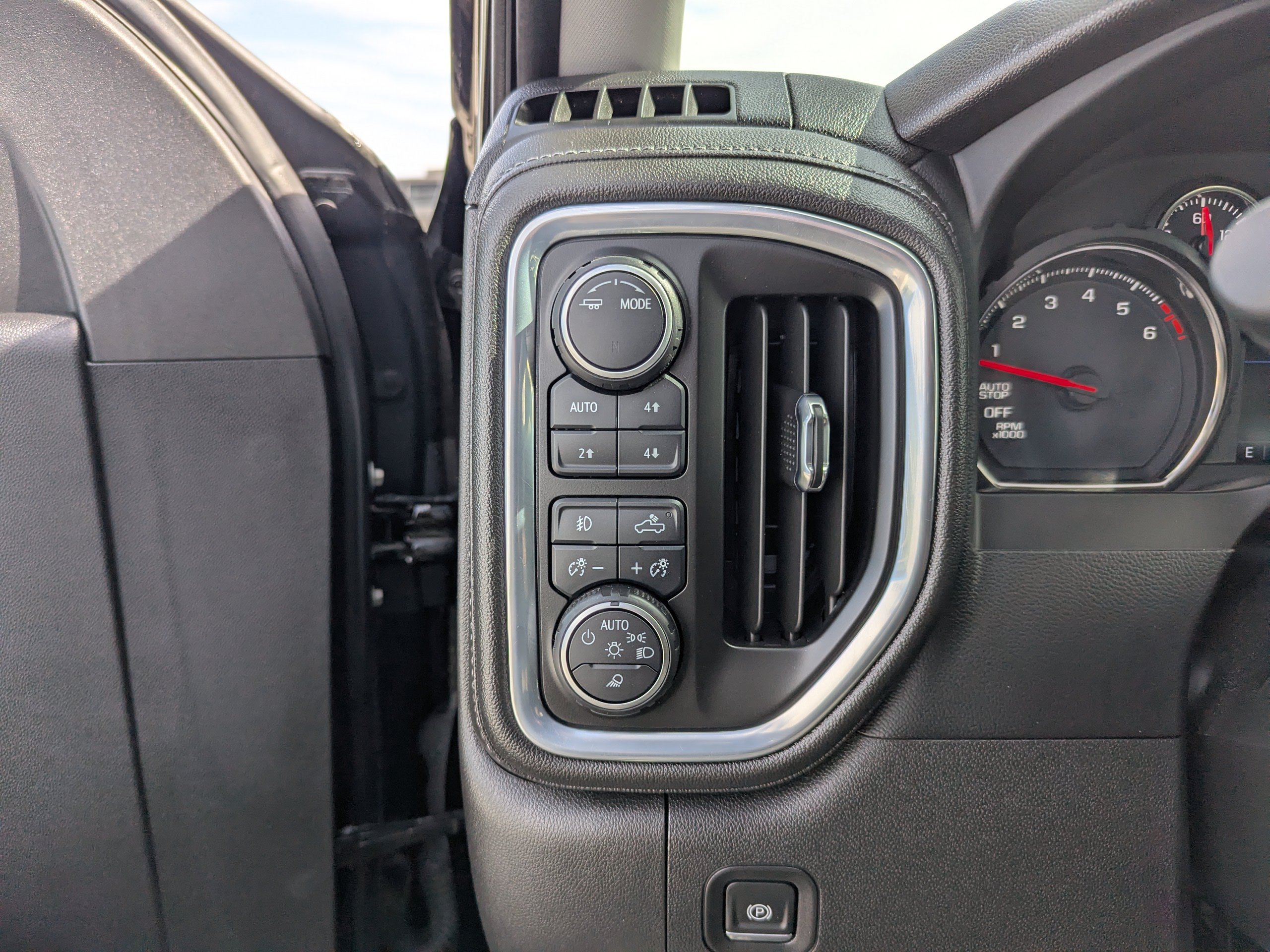 2022 Chevrolet Silverado 1500 Limited RST - Photo 14