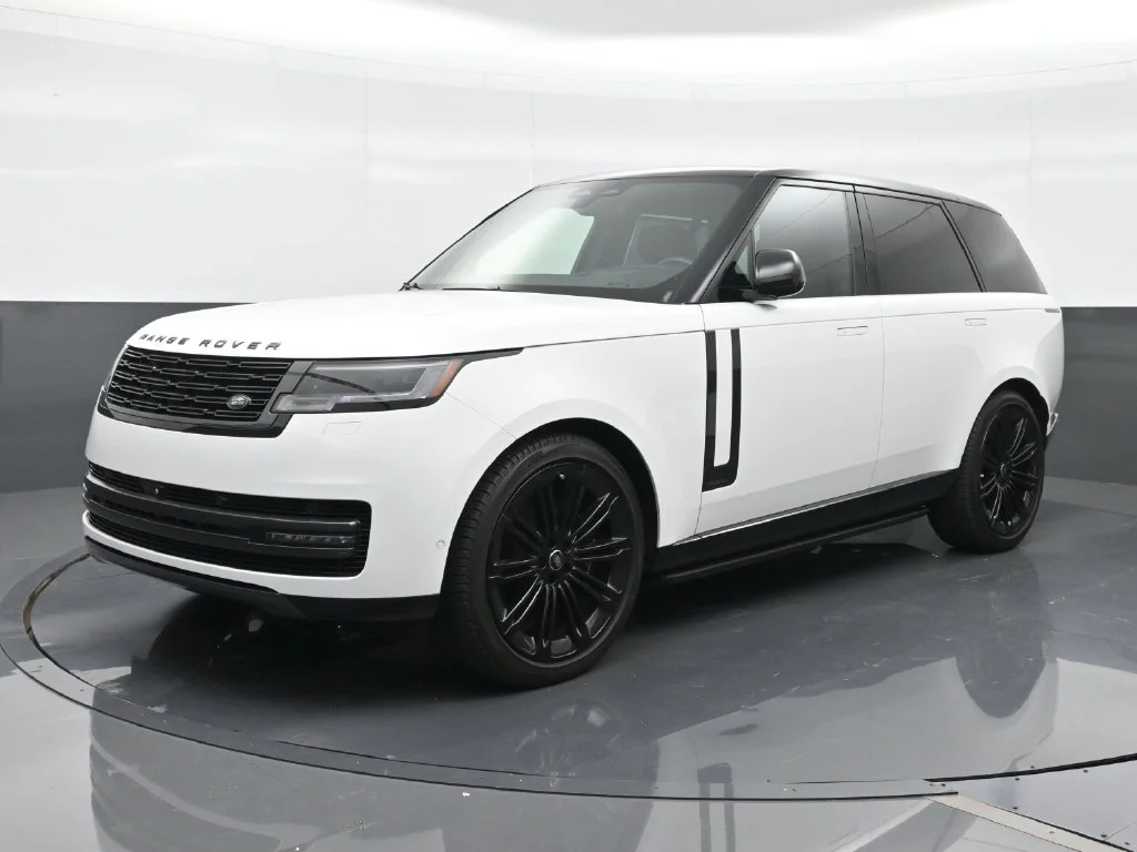 Used 2024 White Land Rover Autobiography image 1