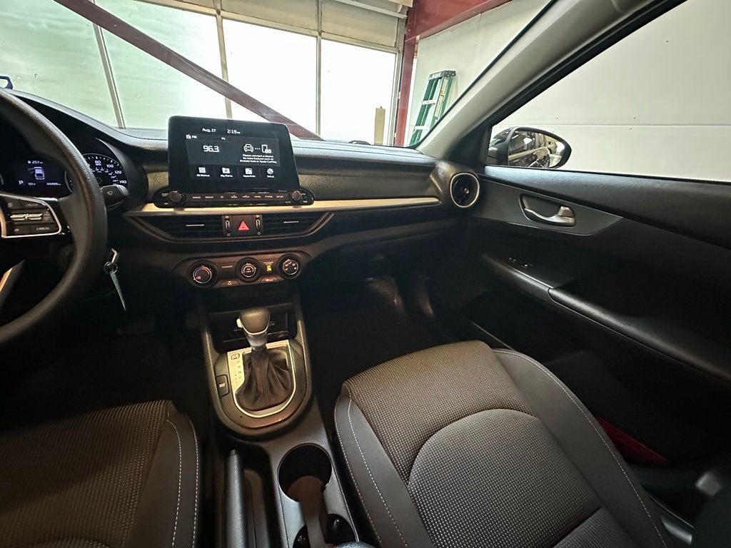 Used 2021 Black Kia LXS image 24