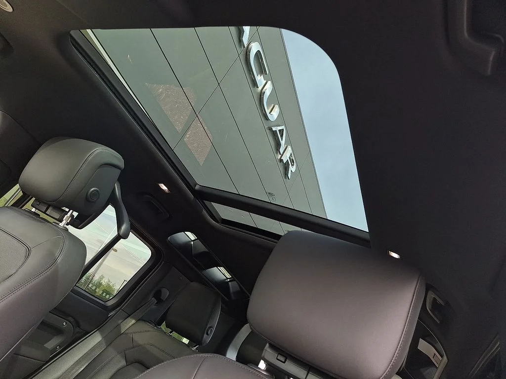 New 2026 Carpathian Grey Land Rover X-Dynamic SE image 10