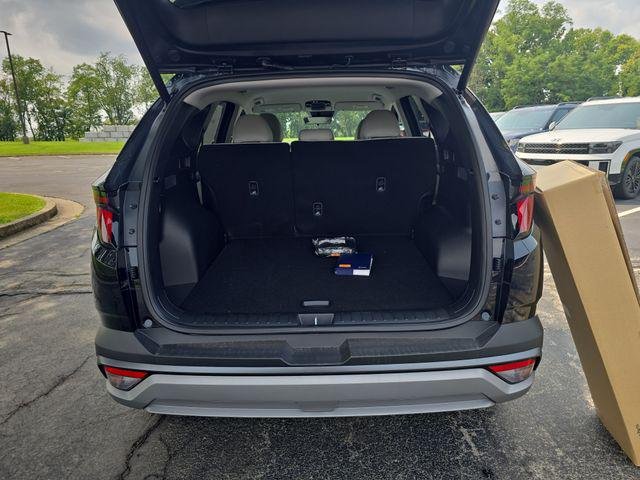 New 2026 Black Hyundai SEL Plus AWD image 9