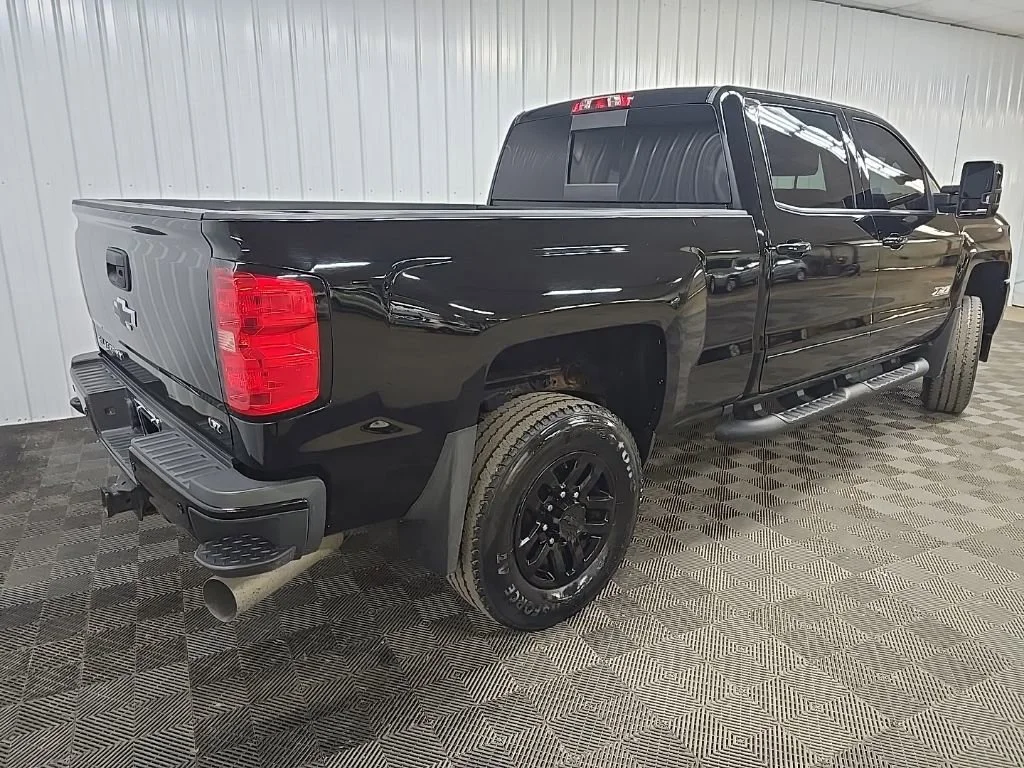 Used 2019 Black Chevrolet LTZ image 10