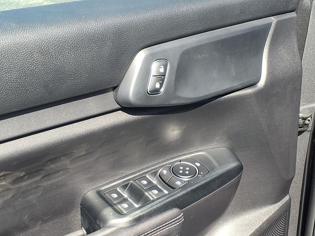 New 2026 Carbonized Gray Metallic Ford XLT image 12