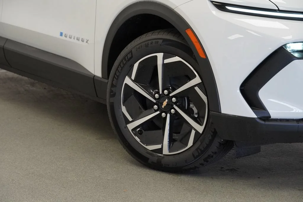 New 2026 Summit White Chevrolet LT image 9