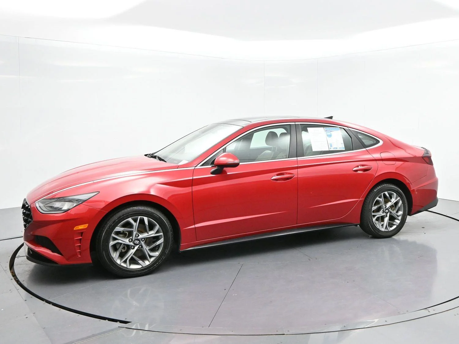 Used 2020  Hyundai SEL image 4