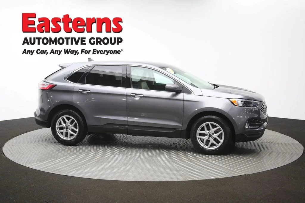 Used 2023 Gray Ford SEL image 46