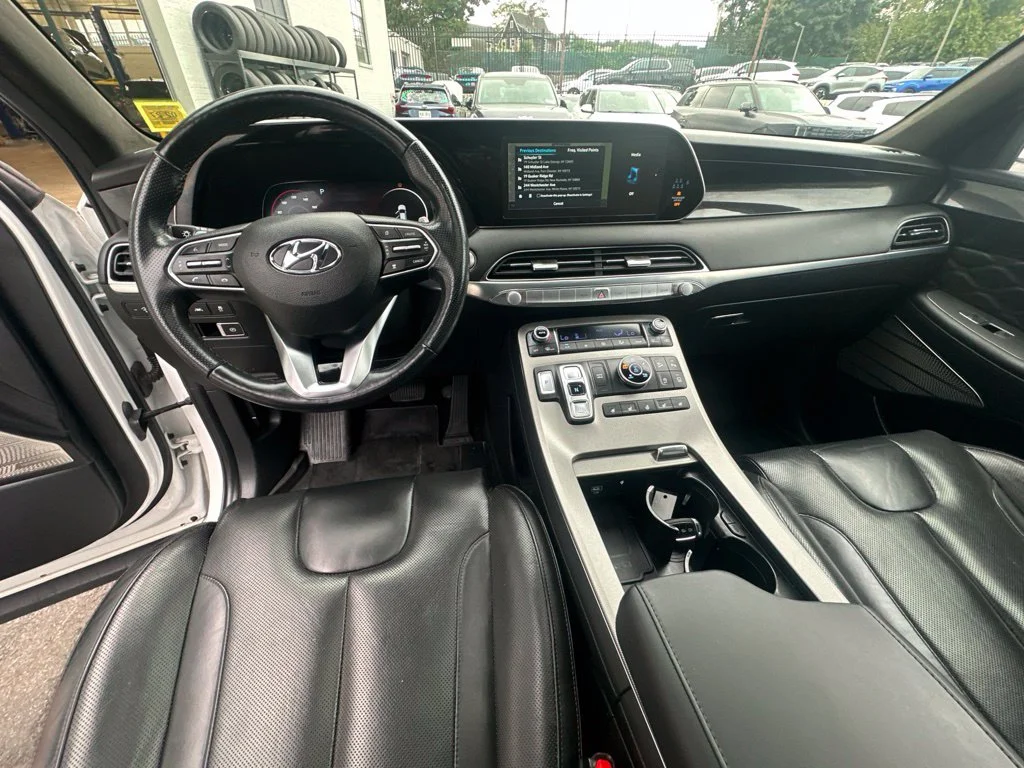 Used 2022 White Hyundai Calligraphy image 23