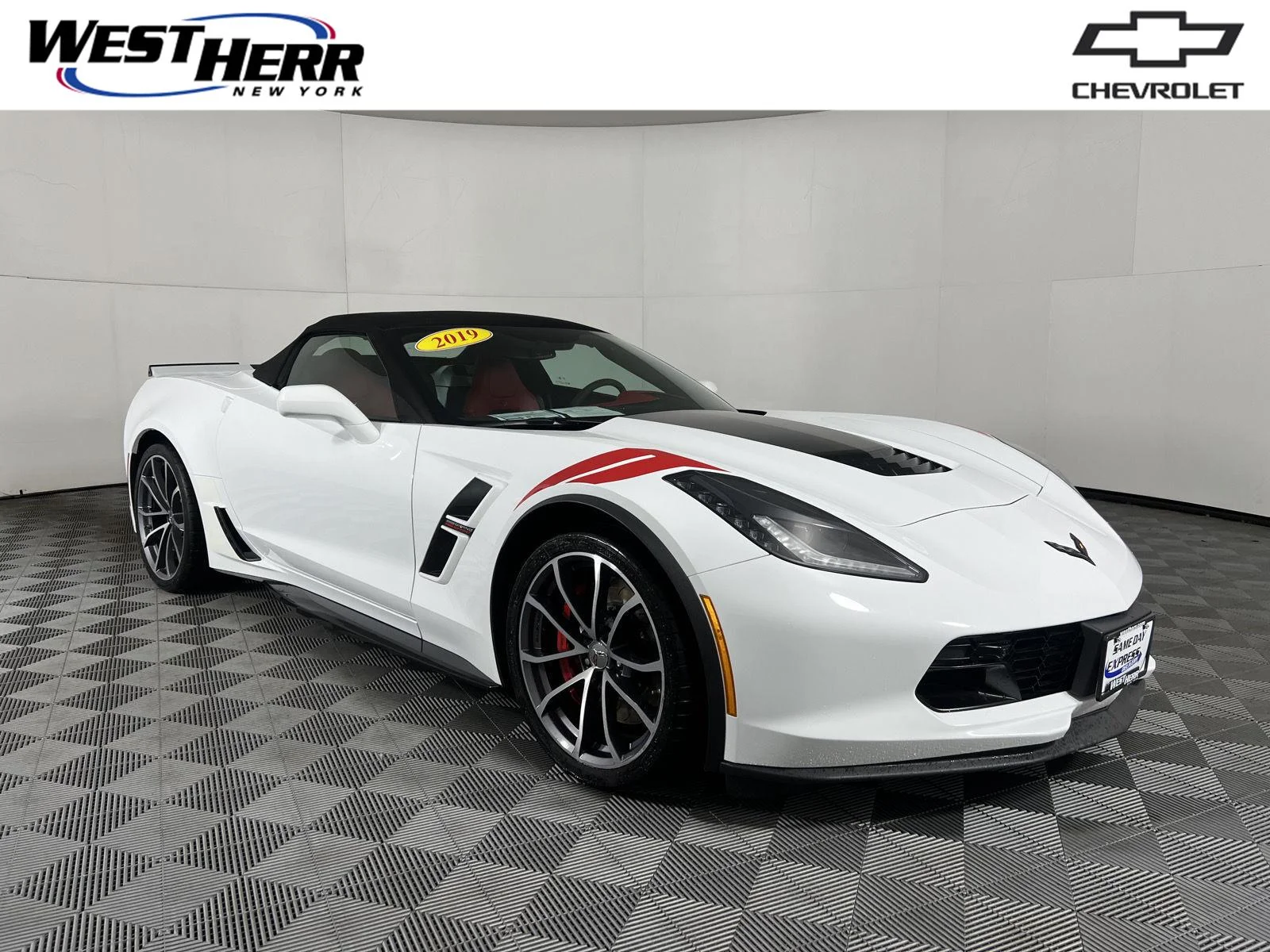 Used 2019 ARCTIC WHITE Chevrolet Grand Sport 2LT image 1