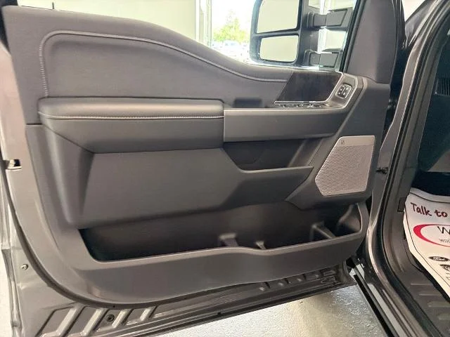 New 2027 Carbonized Gray Metallic Ford F-250® Lariat® image 32