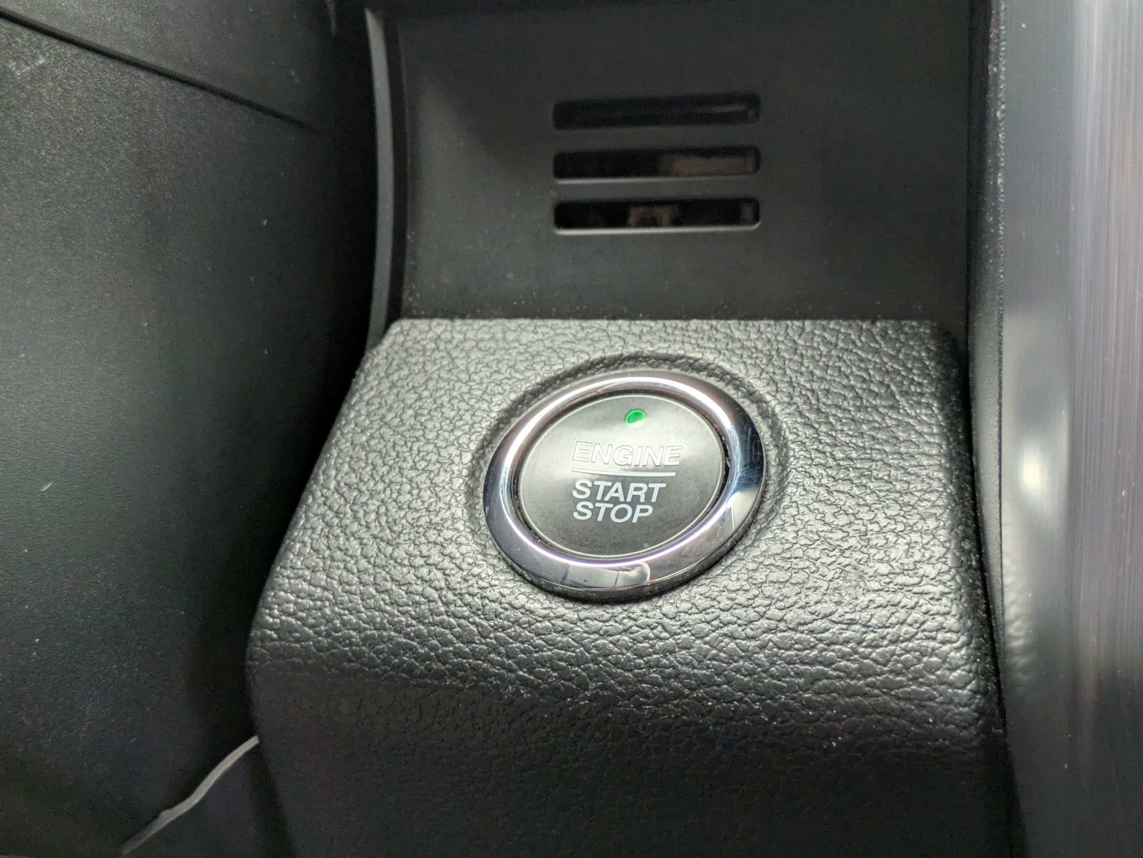 Used 2019 Black Ford Platinum image 27