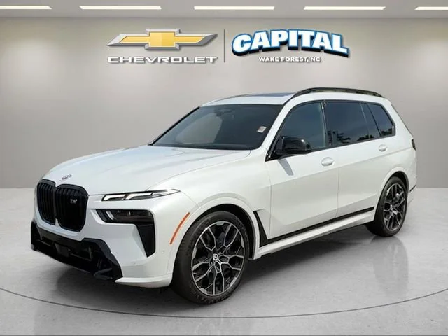 2023 BMW X7 M60i's photo