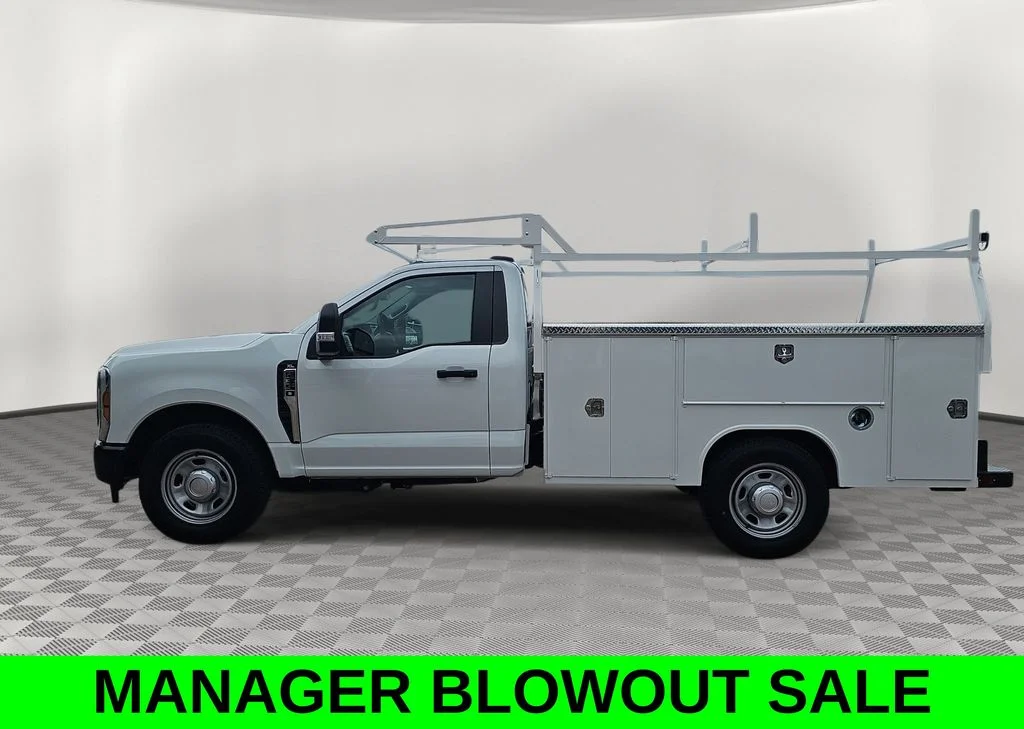 2026 Ford F-350 Super Duty Chassis Cab XL - Photo 6