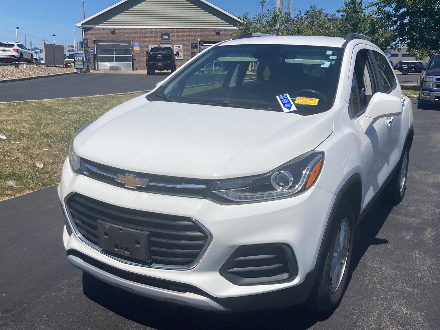 Used 2018 Summit White Chevrolet LT image 3