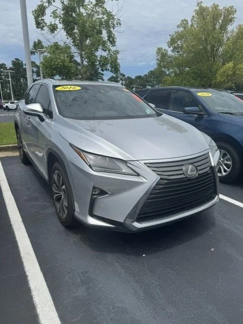 Used 2016 Silver Lexus 350 image 1