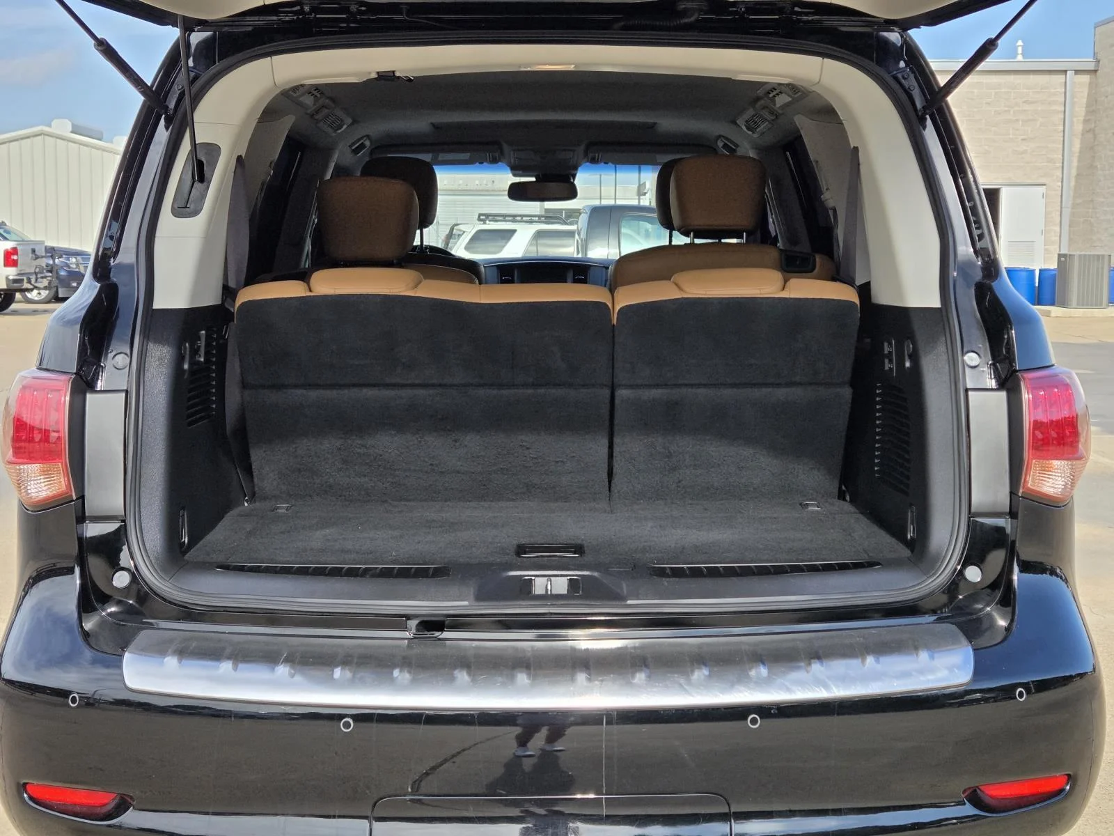 Used 2017 Black Obsidian INFINITI Signature Edition image 10