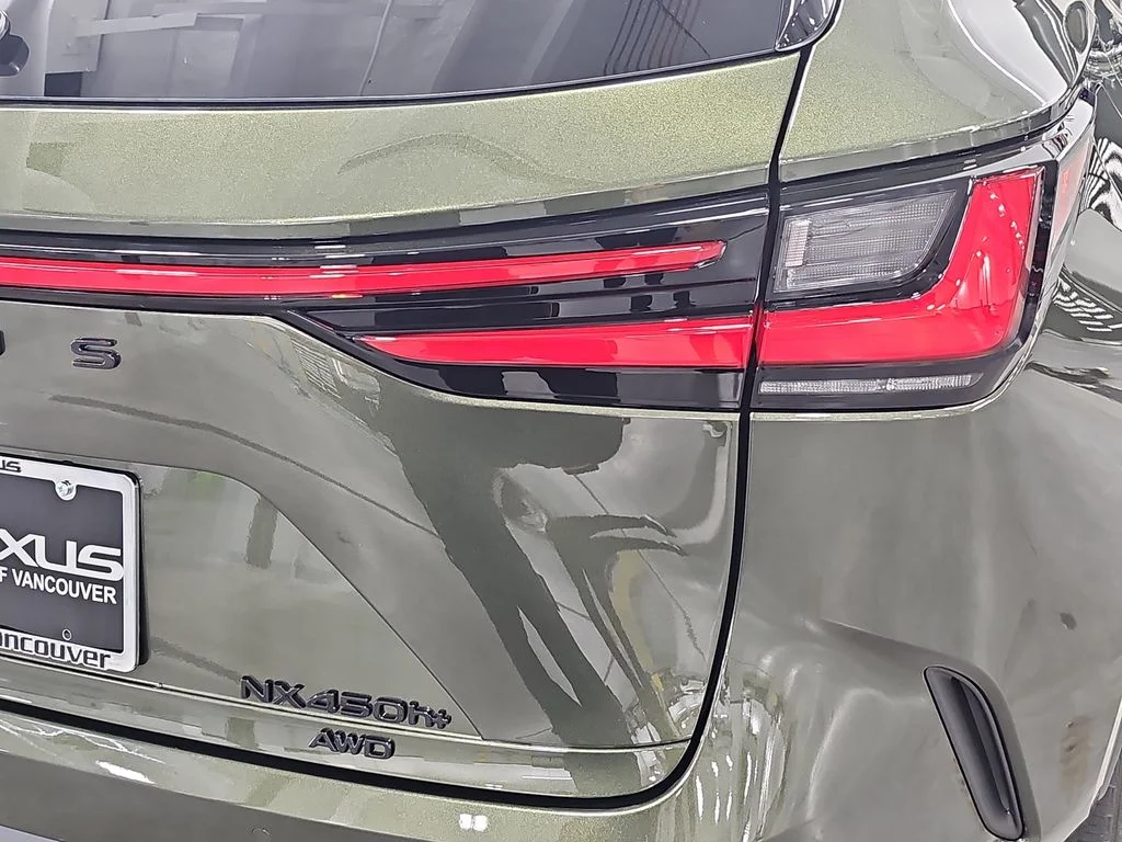 New 2026 Nori Green Pearl Lexus PREMIUM PLUS AWD image 32