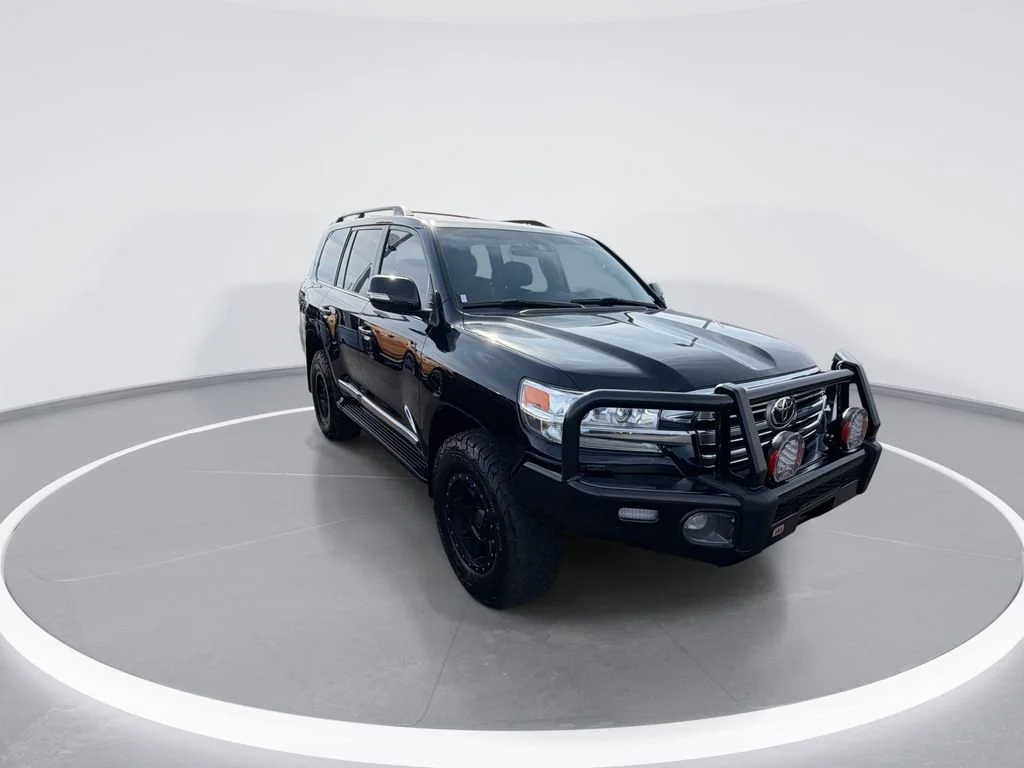 Used 2016 Black Toyota  image 2