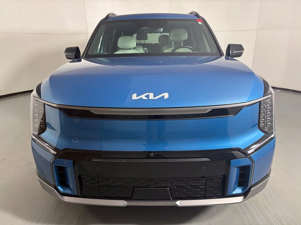Used 2024 Blue Kia GT-Line image 3