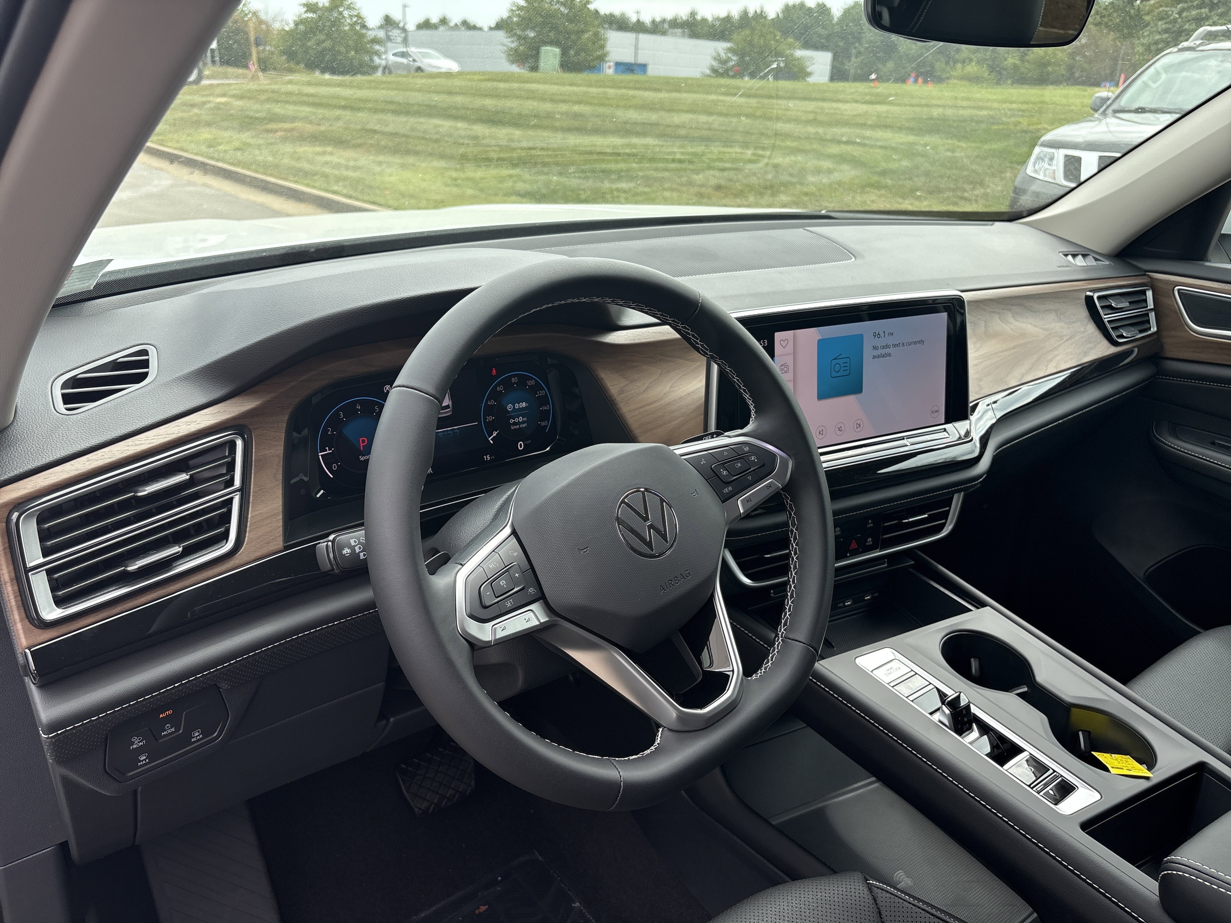 2026 Volkswagen Atlas SE - Photo 11