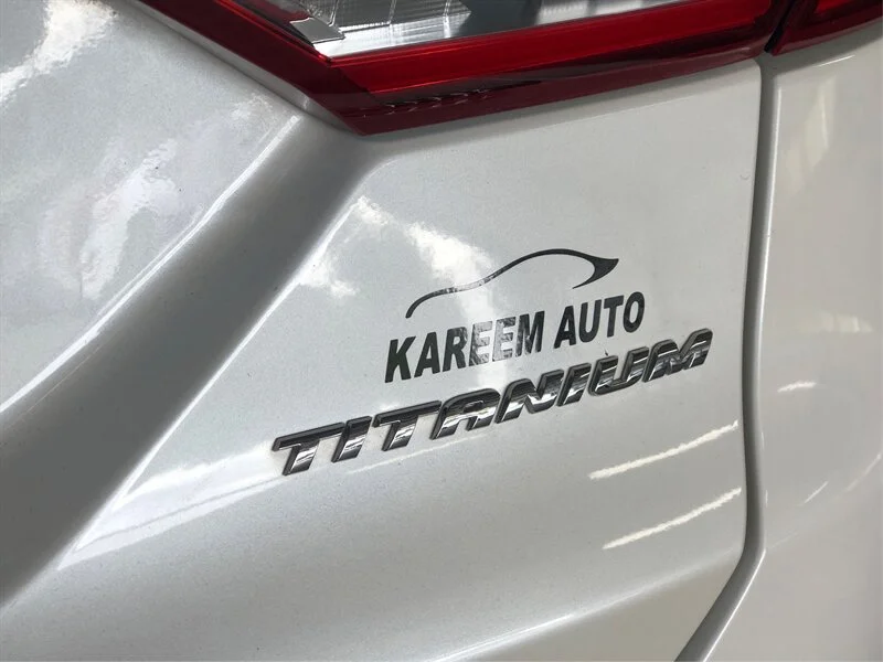 Used 2018 Oxford White Ford Titanium image 21