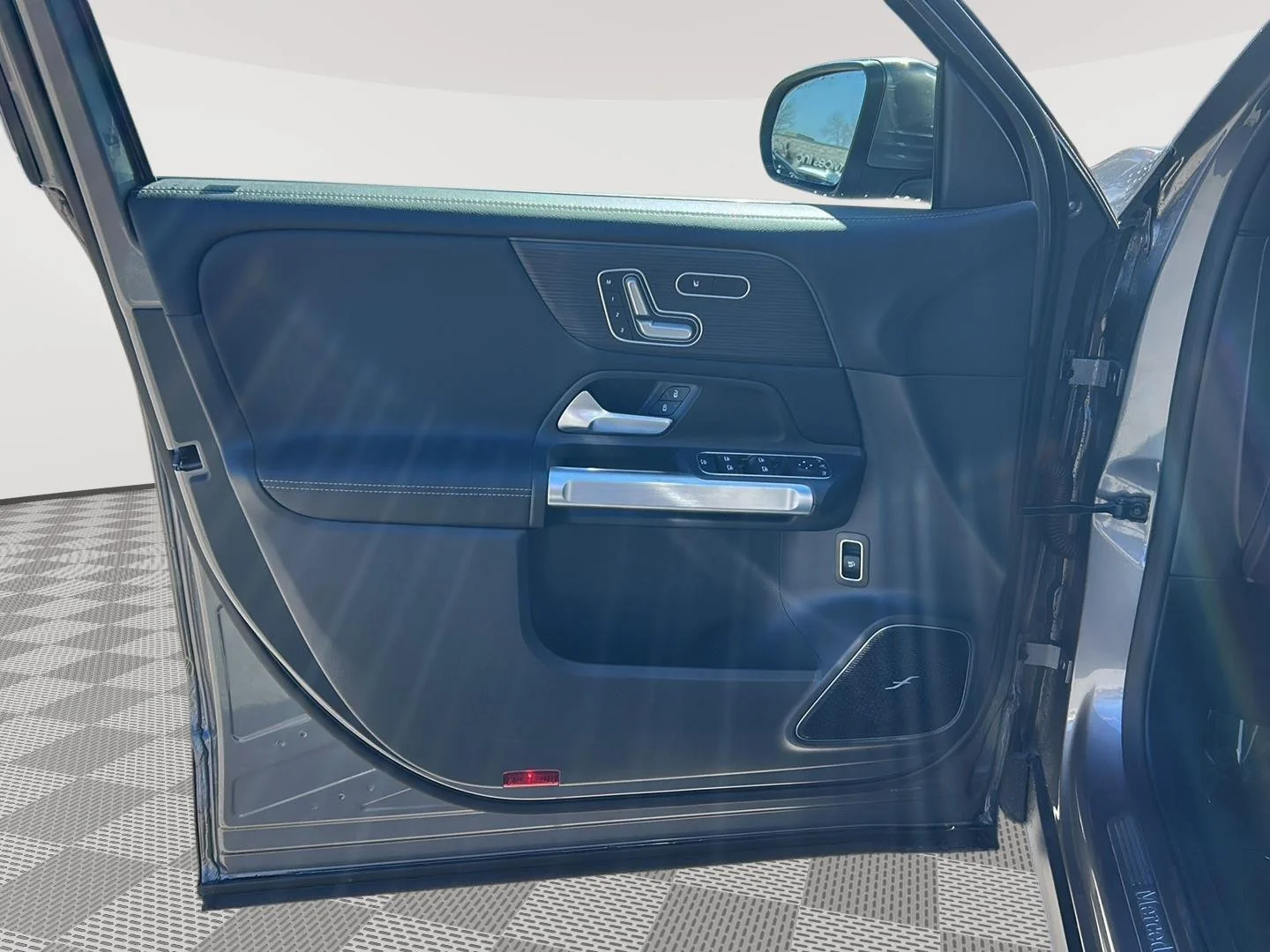 New 2026 Mountain Grey Metallic Mercedes-Benz GLB 250 image 12