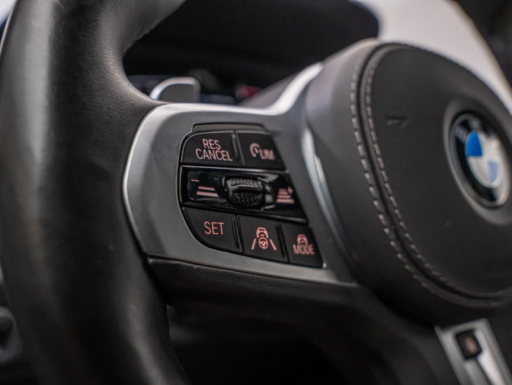 Used 2020 Black Sapphire Metallic BMW M50i image 32