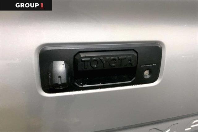 Certified Used 2017 SILVER ME Toyota  image 10
