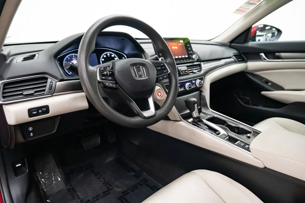 Used 2018  Honda LX image 23