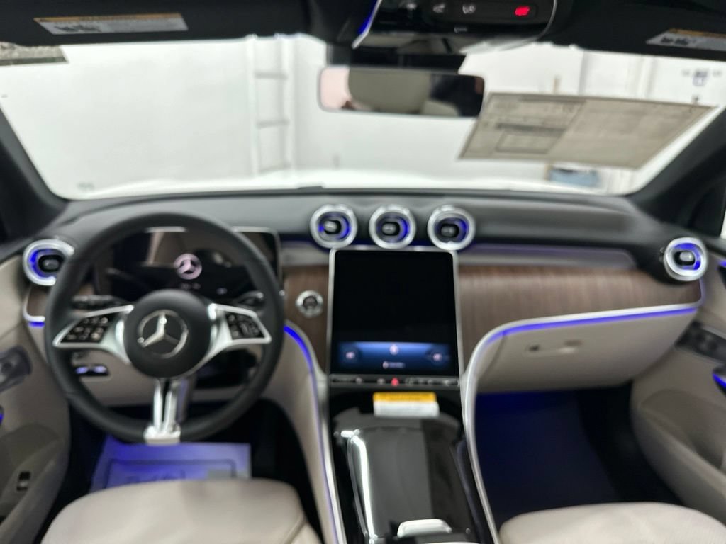 New 2027 Polar White Mercedes-Benz GLC 300 image 53